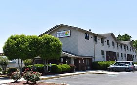 Coastal Inn & Suites